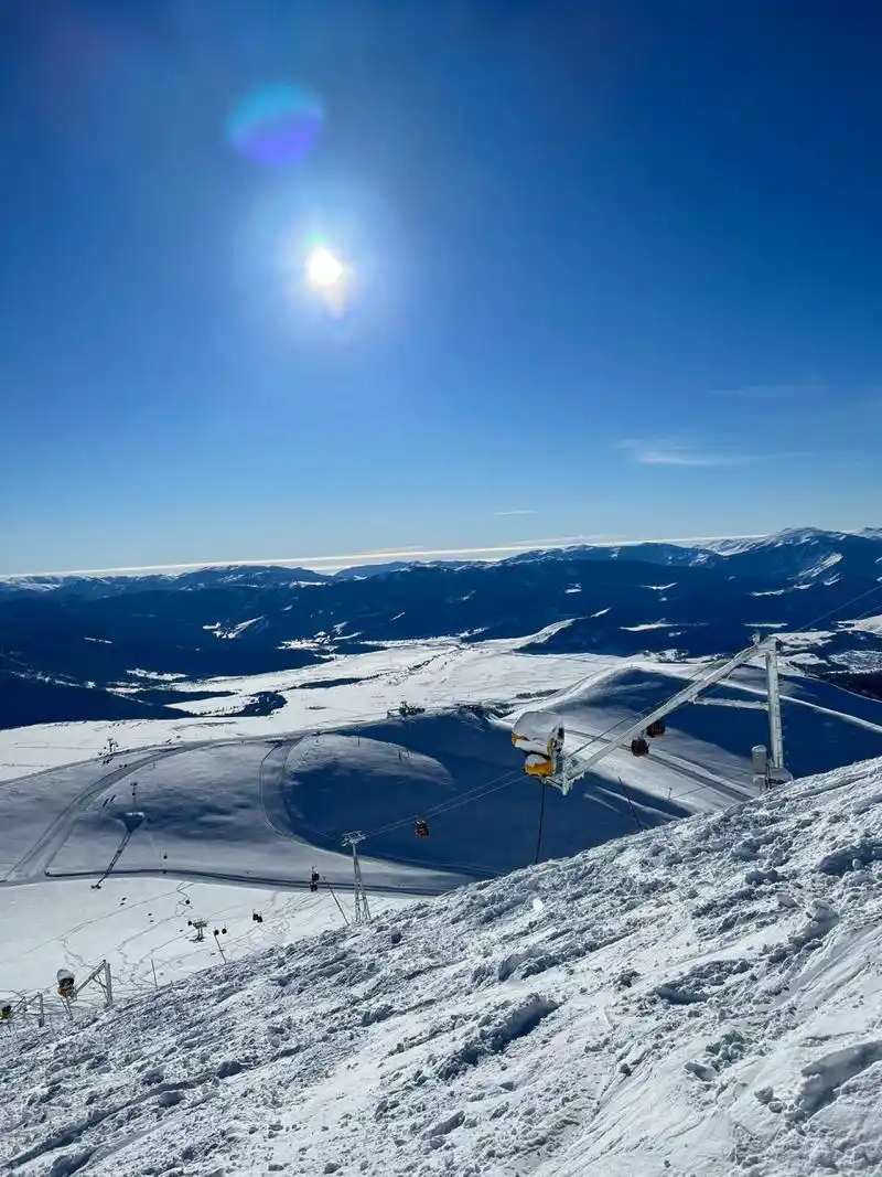 禾木吉克普林滑雪场 禾木吉克普林滑雪场,位于新疆阿勒泰地区喀纳斯