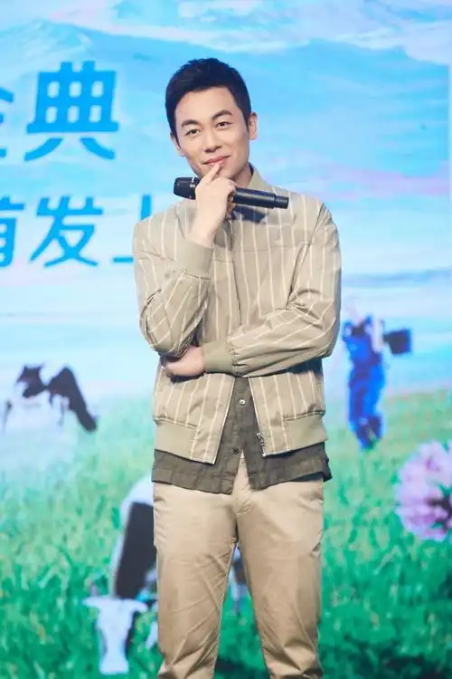 朱亚文行走的荷尔蒙低音炮用声音带你去旅行