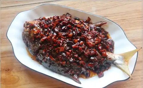 原创干烧鲳鱼的家常做法不破不碎好吃入味还省油老人孩子都喜欢