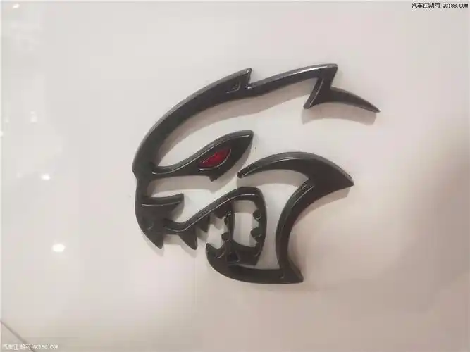 道奇挑战者红眼地狱猫62t机械增压稀有跑车