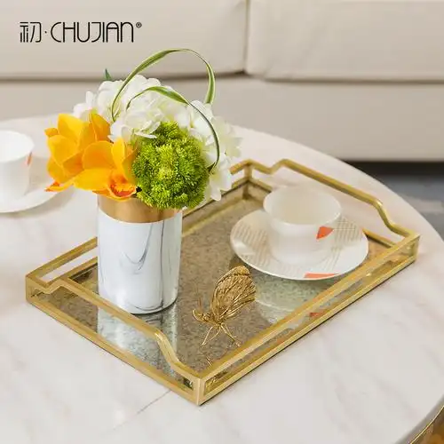 > 新古典茶几摆件