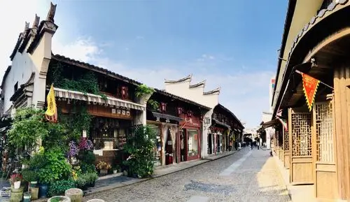 【携程攻略】义乌佛堂古镇景点,佛堂古镇眼下徜徉在义乌佛堂古镇的