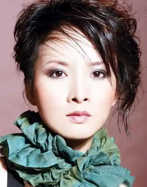 演员谢兰:出身聋哑家庭,嫁大11岁丈夫丁克12年,41岁意外_生活_挑战