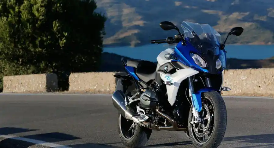 r1200rsr1200r宝马拳击手发动机一直是被誉为是宝马摩托车的灵魂所在