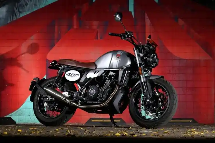 赛科龙re3,打开国产中量级复古车新局面 - 摩托车二手网