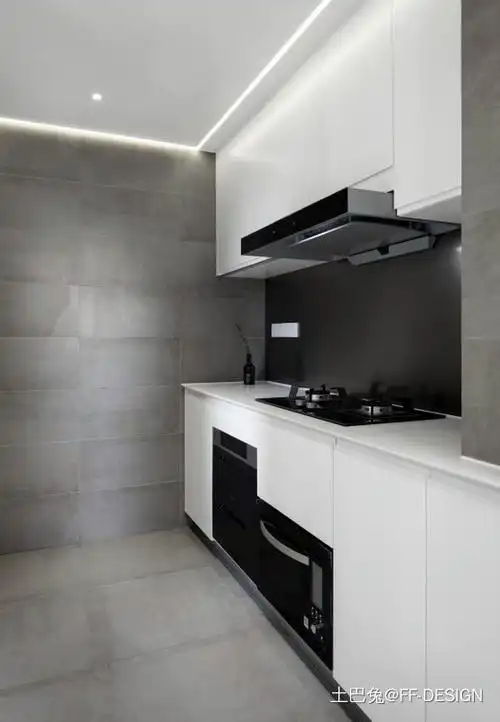 极简黑白灰 原木中年人审美的一股清流餐厅橱柜厨房现代简约135m²