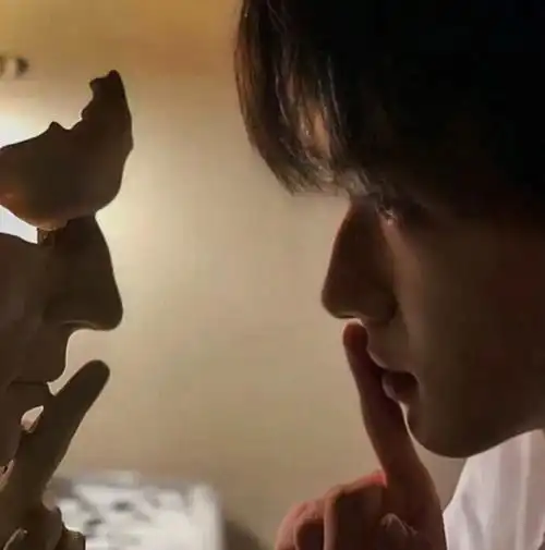 宋亚轩不明显头像