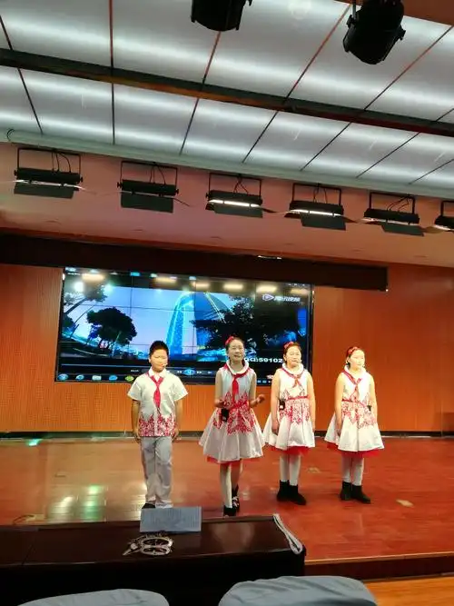 诗朗诵:《中华少年》