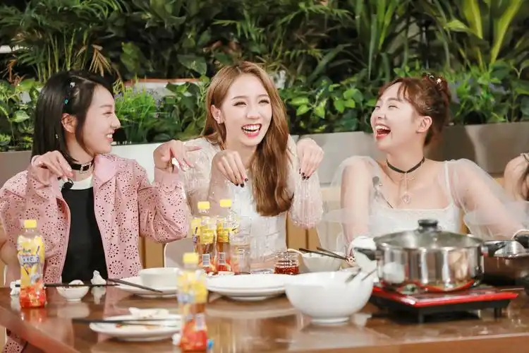 孟美岐,1998年10月15日出生于河南省洛阳市,<span class="ref"