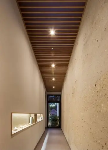 混搭风格过道格栅吊顶装修效果图