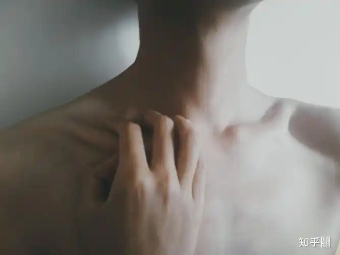 男人有锁骨是什么感觉? - 知乎