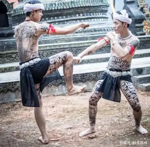 傣族小伙不仅会斗鸡喝酒跳孔雀舞,拳脚功夫也了得