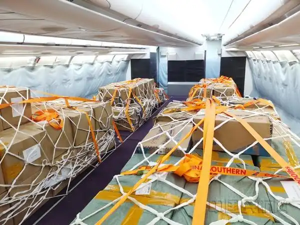 民航广东监管局全力保障南航首班"客舱载货"航班