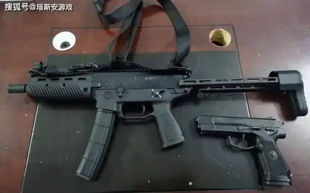 qcq171最初也叫cs/ls7冲锋枪,该型号的外形酷似hk mp5系列,不过qcq171