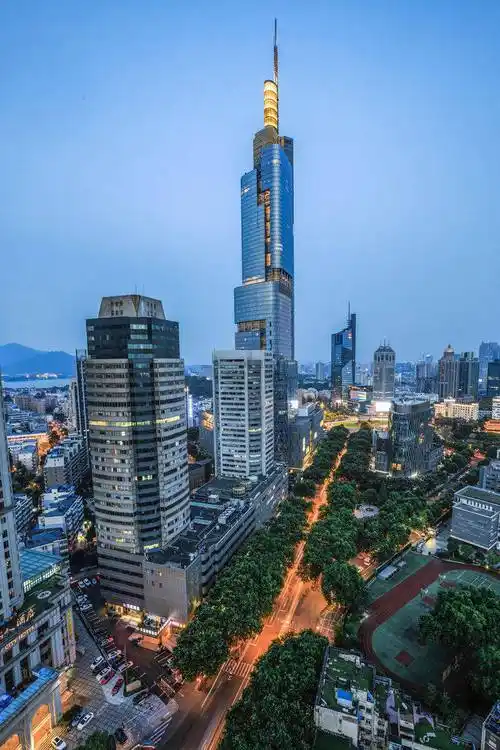 原创南京地标性建筑高度近五百米外形酷似迪拜塔耗资近40亿