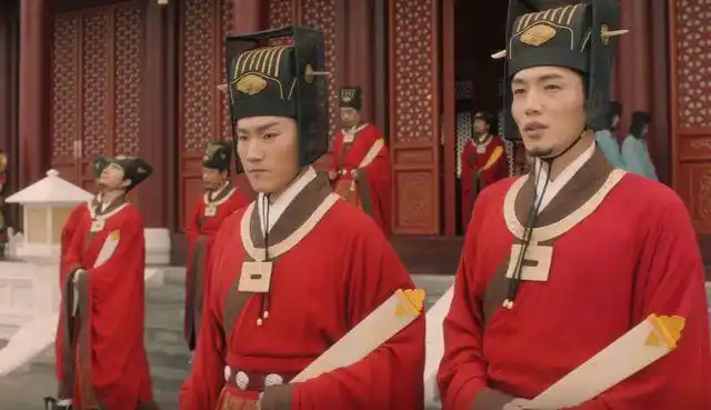 剧情中皇帝赵光义为了立元侃为储君,可谓是煞费苦心