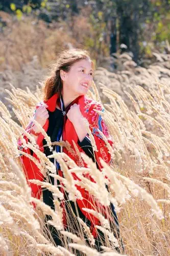 东北女人,享尽秋的美丽