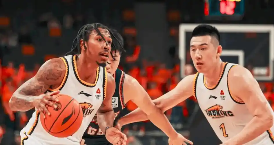 辽宁第三外援发力了,杨鸣这一招太绝了_弗格_辽篮_比赛