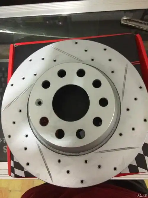 新帕萨特后轮换划线打眼刹车盘