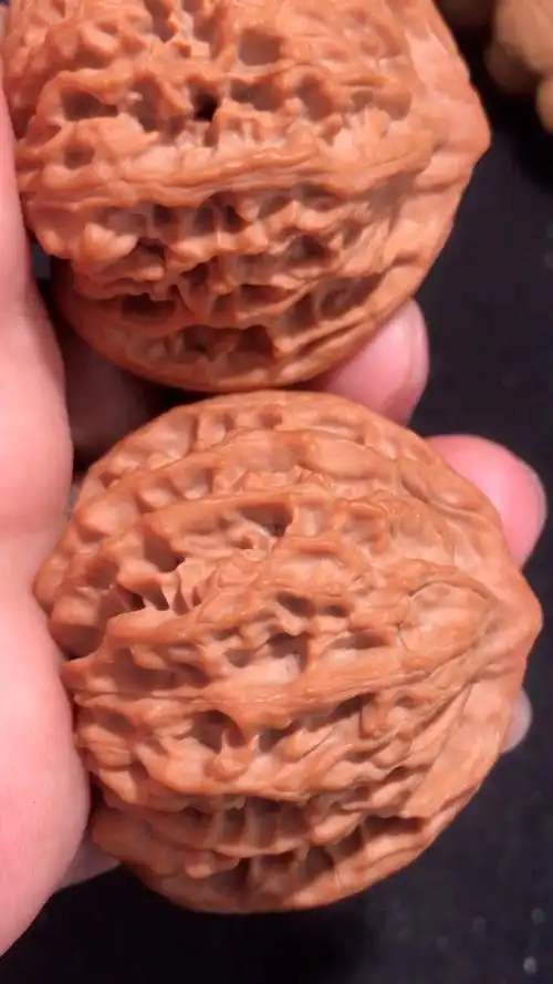 文玩核桃#文玩核桃,44野生大灯笼狮子头,能配出这么多不容易