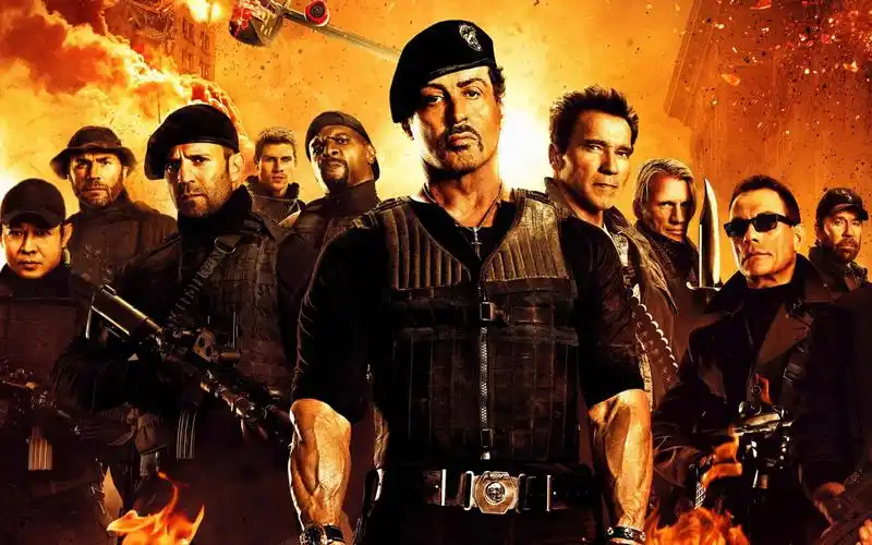 《敢死队1》:史泰龙,杰森斯坦森,李连杰组成的硬汉团体!燃爆!