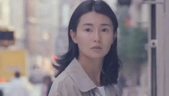 58岁张曼玉现状曝光:息影18年,独居贫区,不婚无子,活得太飒了