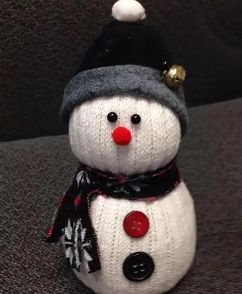 「手工diy」|用袜子做一个胖乎乎可爱的雪娃娃(附图解教程)!