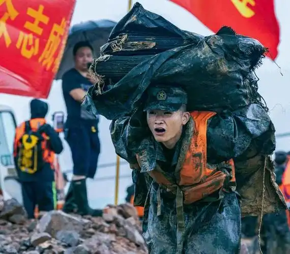 含山的他,荣获一等奖!|抗洪|安徽省摄影家协会|特等奖_网易订阅