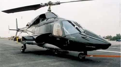 图为贝尔222型直升机