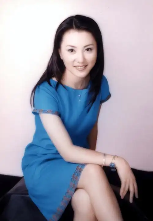 梦桐曾因没钱买服装遭嘲讽在央视工作25年如今46岁活成这样