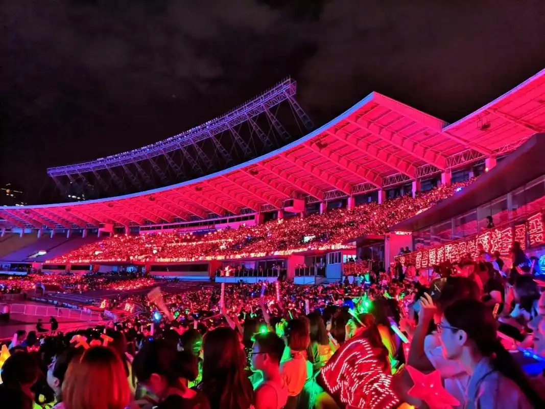 易烊千玺 红海为你而来