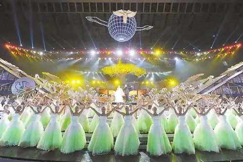 "大地飞歌·2010"晚会昨晚盛装彩排(图)-搜狐新闻