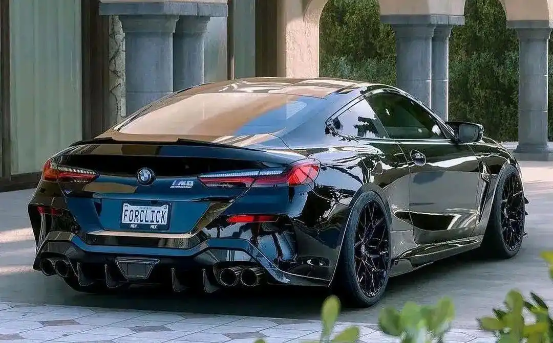 "黑武士"宝马m8:加速3秒,高性能轿跑元素爆棚,落地超200万