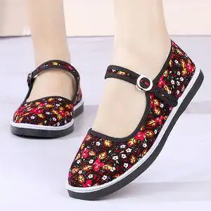 2022年春季新款老北京手工布鞋女款上线浅口方口平底花布鞋绣花鞋