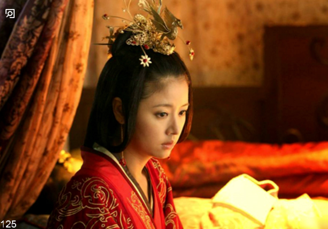 范冰冰:《建党伟业》 范冰冰饰演隆裕太后,范爷在《建党伟业》中虽