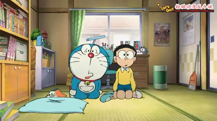 因为时空的异变,旷野星星球人拉普的太空船货仓竟可连接到大雄的房间