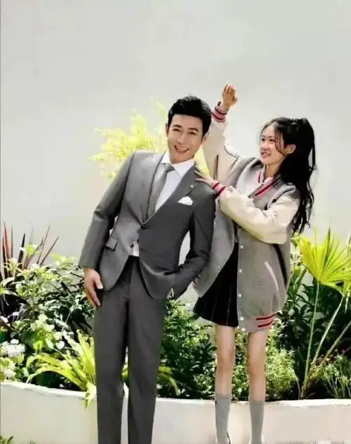 陆毅女儿大胆挑战科目三,14岁女儿身高出众,走路姿势成话题!