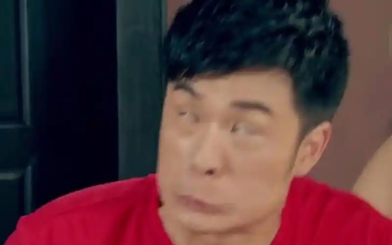 【爱情公寓】曾小贤吃面抽筋