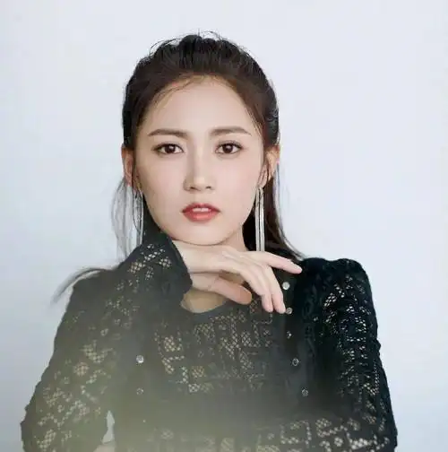 微信头像陈钰琪