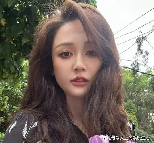 陈乔恩自曝13天没吃碳水能穿上2017年的衣服了奖励自己喝顿酒