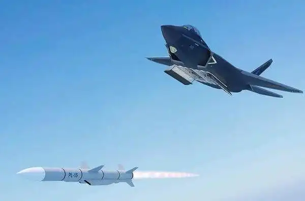 歼31改进型"鹘鹰2.0"亮相,性能全面升级