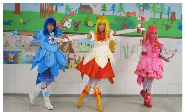 美琪和他老公的成婚照