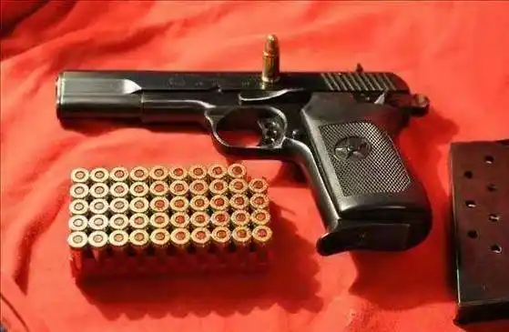 中国第一代小口径手枪就是92式制式手枪,口径5.