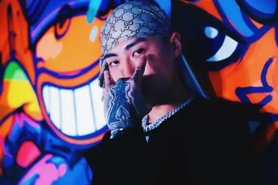 专访《中国新说唱》ice:当 rapper 门槛很低,写几个押韵,挂条金鍊就是