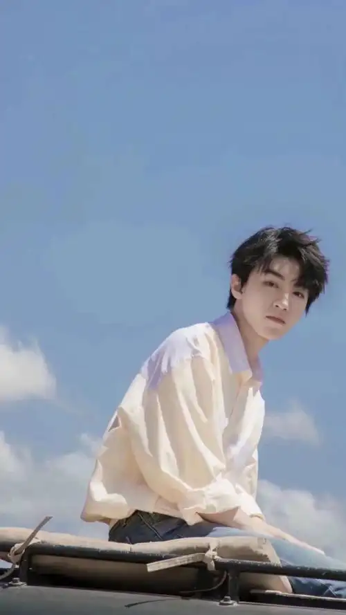 恬王俊凯蓝色系壁纸