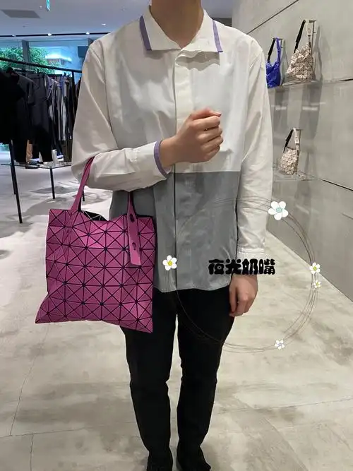 日本issey miyake 三宅一生 经典款 7格 手提包 灰色【图片 价格 品牌