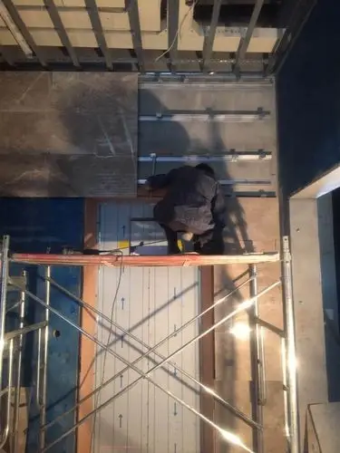 高层地下室墙砖干挂施工