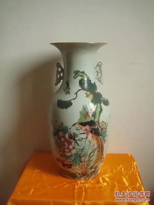 清晚期瓷画名家黄子珍画—粉彩花鸟纹瓶