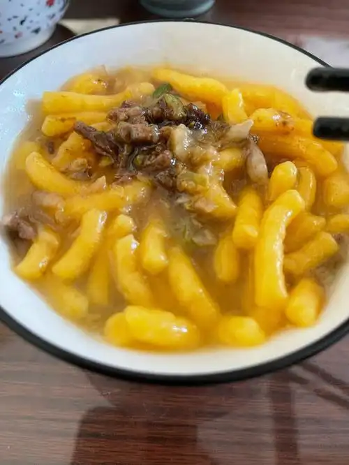 东北酸汤子  东北人冬天的快乐,一碗热气腾腾的酸汤子,对于我来说