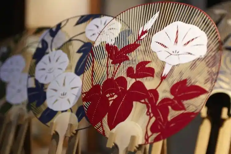 清凉与匠心的完美结合!日本团扇文化与三大名扇探秘